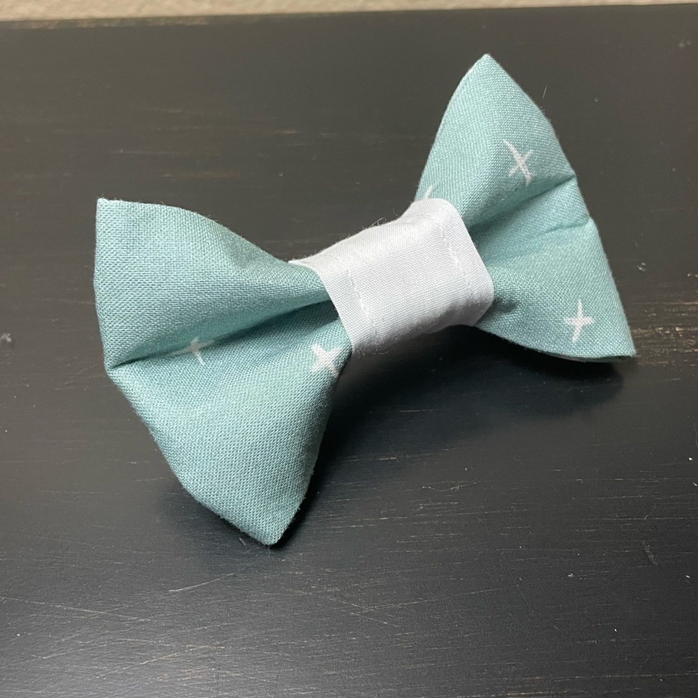 Fireflies in the Sky Pet Bow Tie - Mint/Sage Green & Off-White - Handmade - New